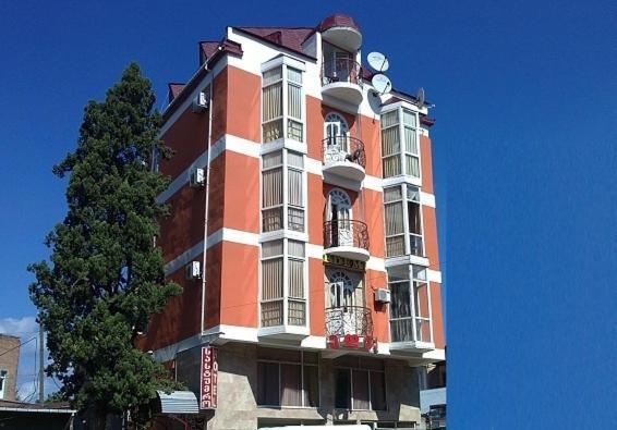 Edemi Hotel Kʼutʼaisi Exterior foto