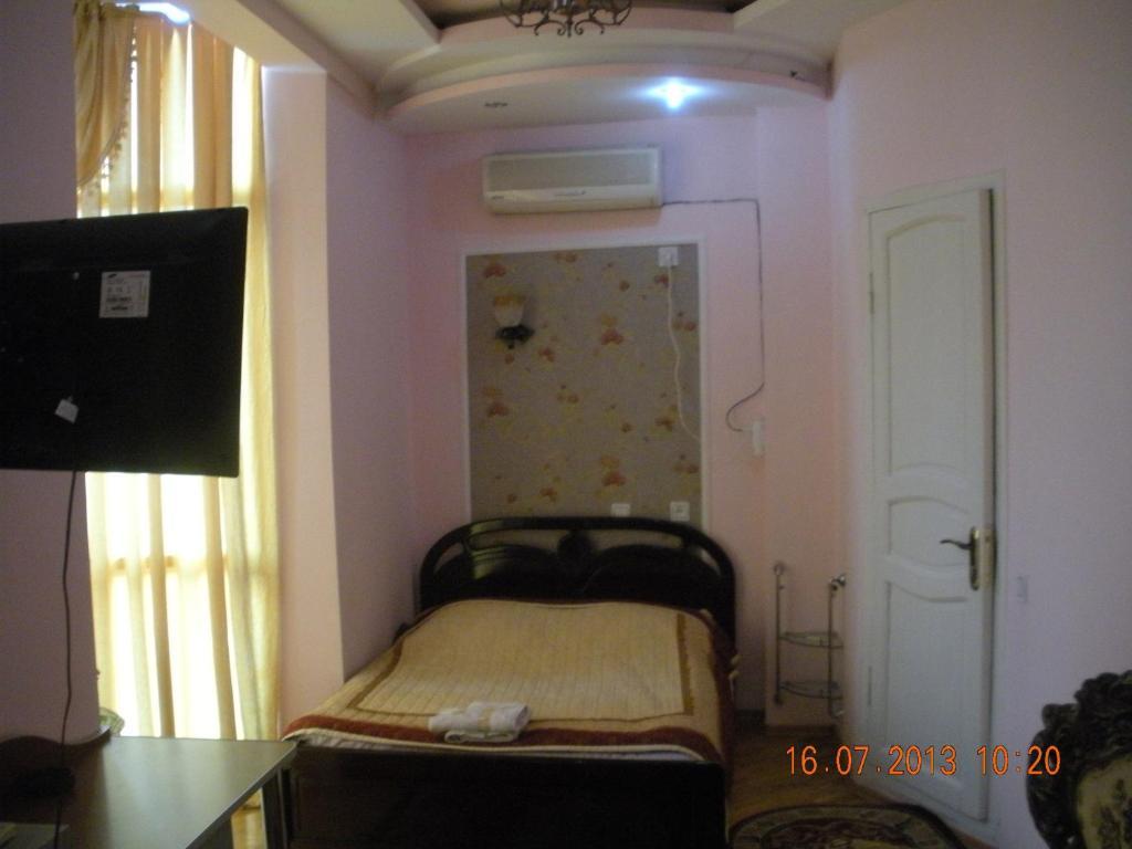 Edemi Hotel Kʼutʼaisi Quarto foto